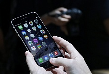 В России упали цены на смартфоны Samsung и iPhone
